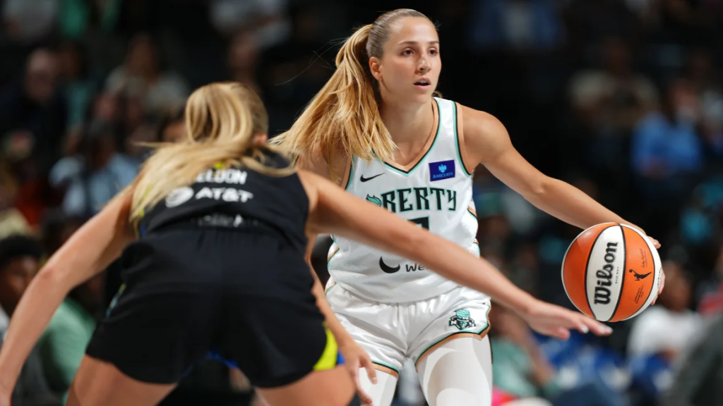 New York Liberty Down Dallas Wings 79-71 to Win Eighth Straight and Extend League-Best Record