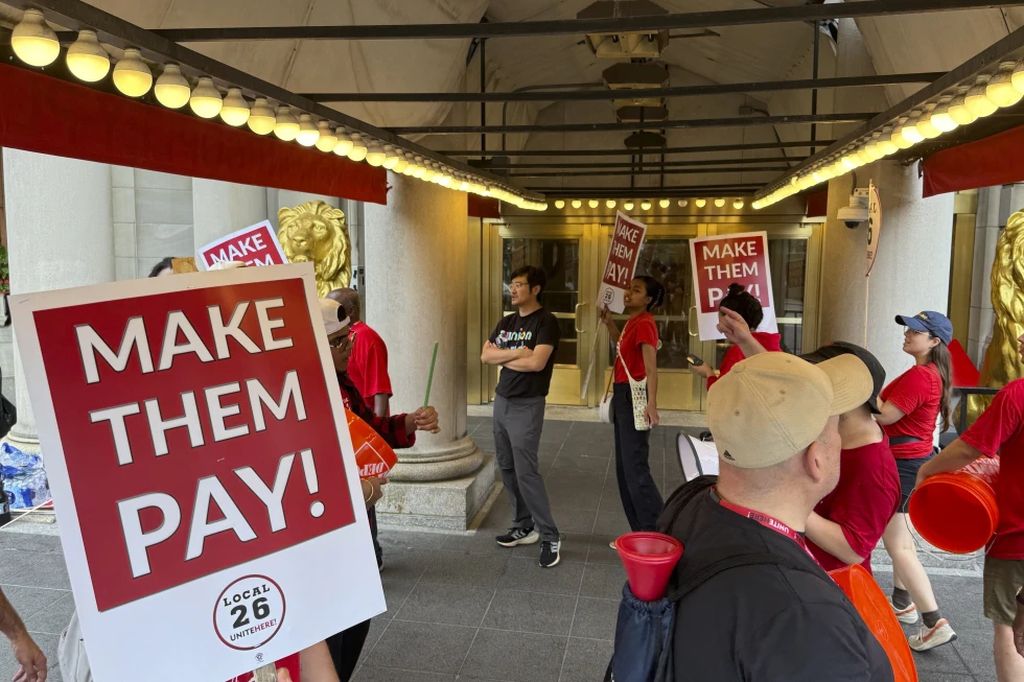 Thousands of US Hotel Workers Strike Over Labor Day Weekend